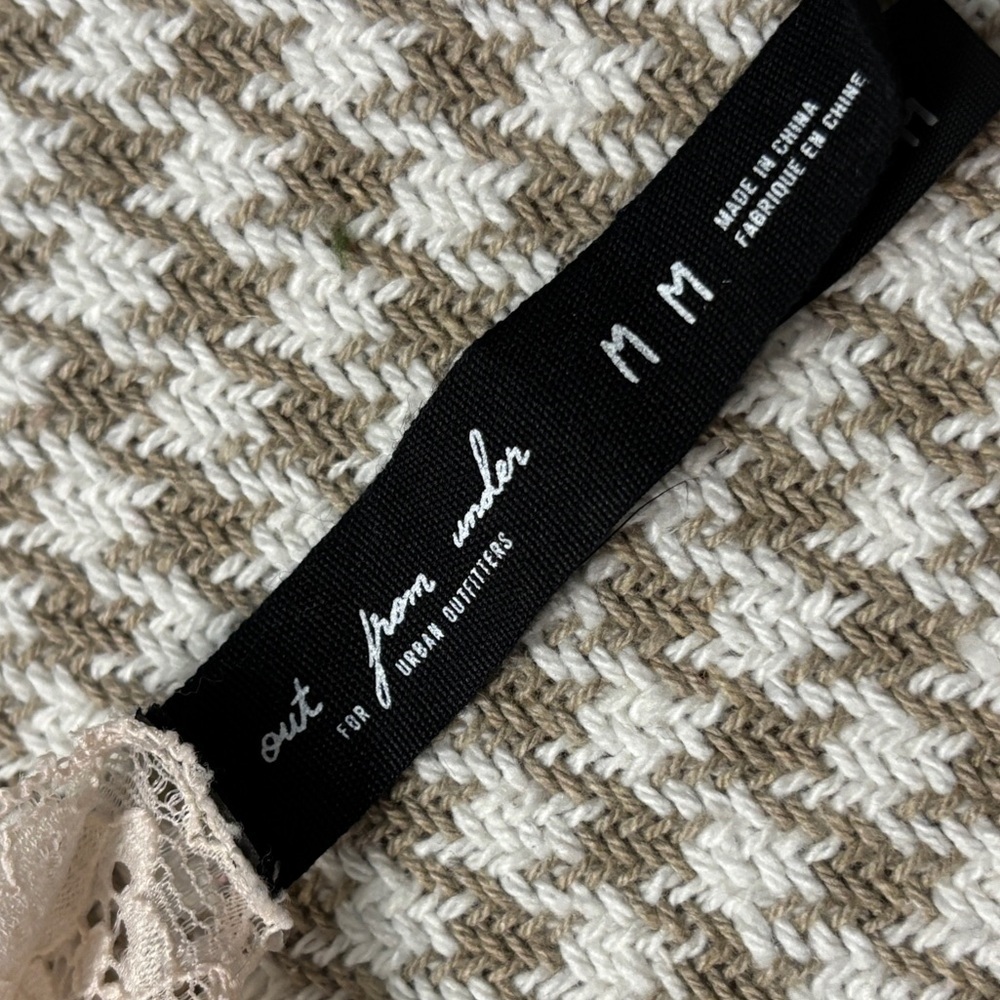 Urban Outfitters | ‘Out From Under’ Lace Bralette with Rose Gold Chain - Picture 14 of 16